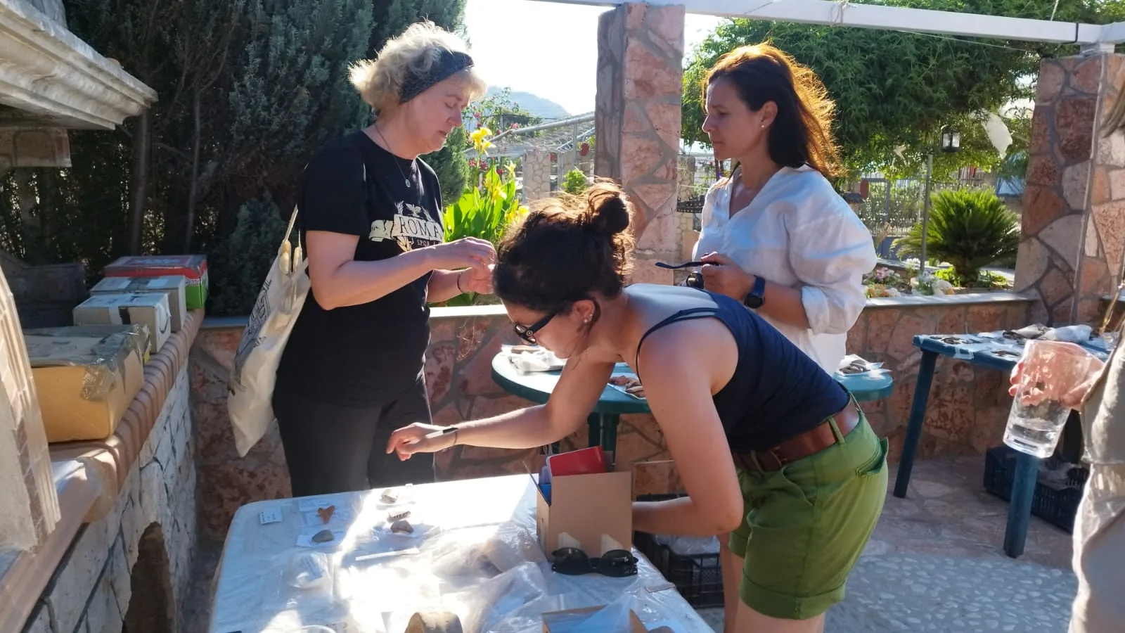 2025. Momenti di lavoro con Joanita Vroom in laboratorio